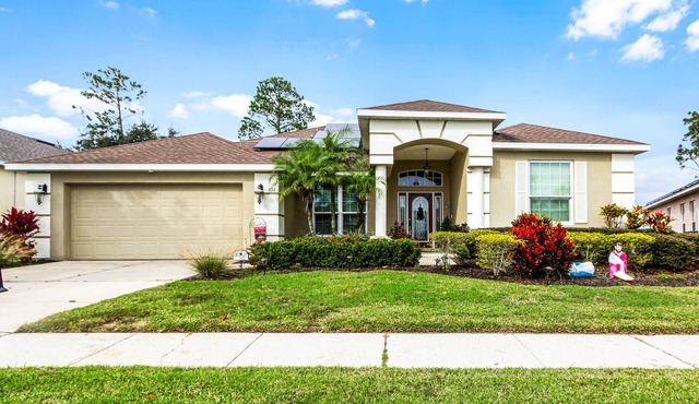 Fantastically decorated 4 bed 3 bath Pool and Spa Villa With Games Room