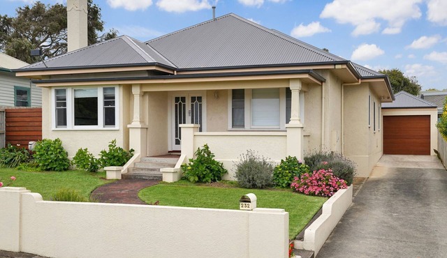 Fantastically located and stylish 3 bedroom home