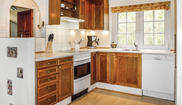 Far from all crowds and noisy music lies this cozy cottage with room for six people.