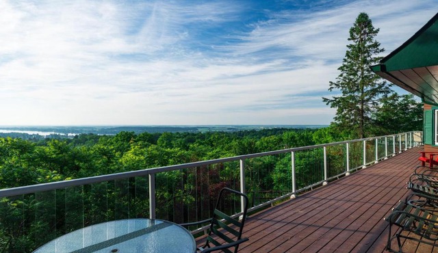 Far Horizons Luxury Vacation Home