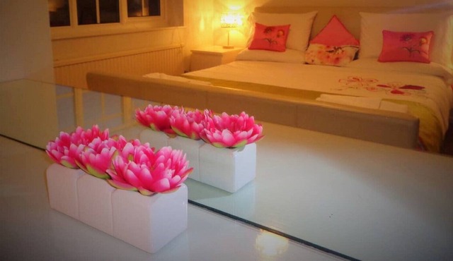 Faraday Place private Apartment & parking - city & university