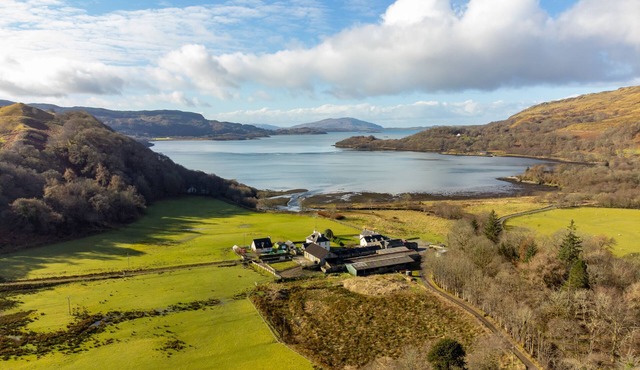 Farm Cottage 1 - a spacious house that sleeps up to 8 guests