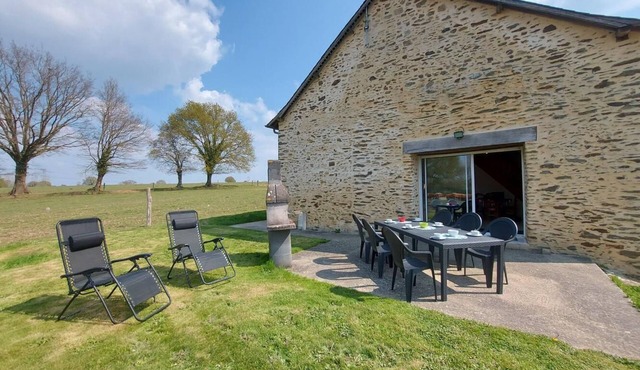 Farm cottage. View of the meadow Pets welcome