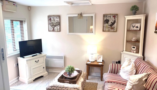 Farm End Cottage - sleeps 2 guests in 1 bedroom