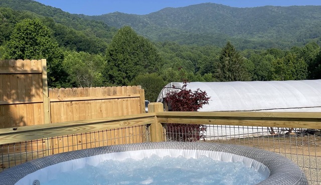 Farm Glamping @ The Sage Getaway RV