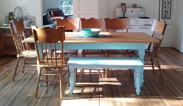 Farm house get away in Auburn's Gold Country Foothills.