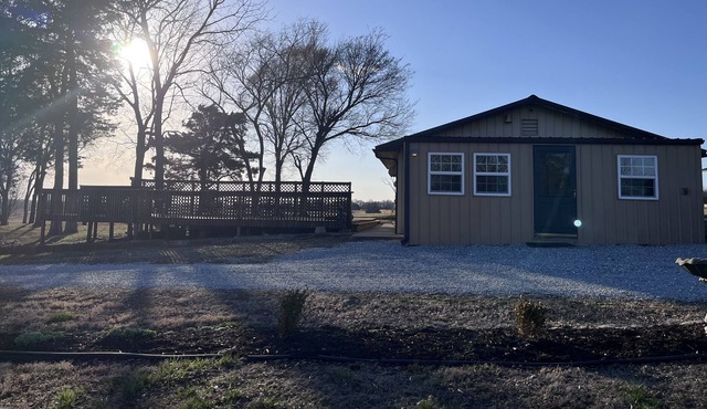 Farm House on 30 acres by Truman Lake, Clinton Missouri, and Bucksaw Marina