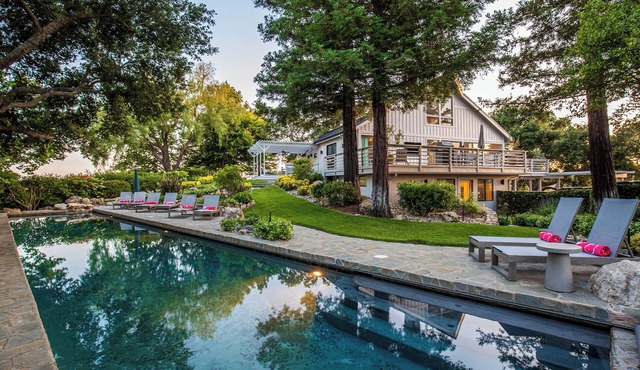 Farm House on private 17 ac. w/pool & tennis court