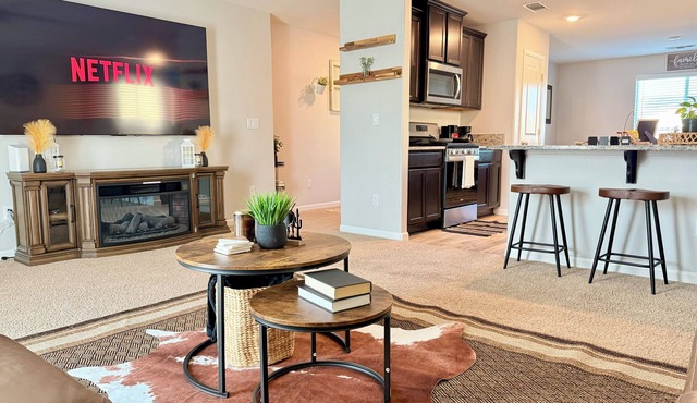 Farm Inspired 3b w King Bed 85tv