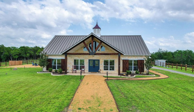 Farm Retreat w/Furnished Patio: 12 Mi to McKinney