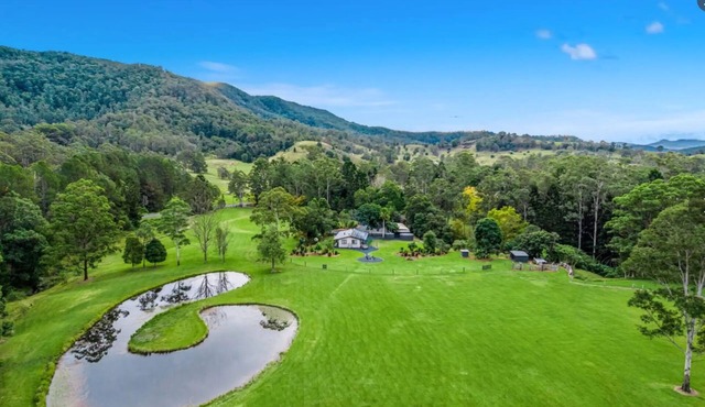 Farm-stay +16 acres + Mineral Pool; 1 hr to Byron Bay, 30 to Nimbin & Lismore.