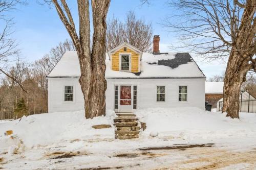 Farm Stay, Animals & Fire Pit, Lakes Region