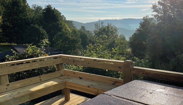 Farm Stay at Brooks Cabin, pet friendly!