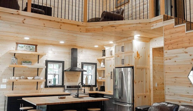 Farm Stay in Jasper MO