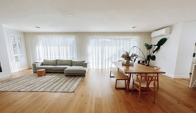 Farm Stay in Stunning new Home