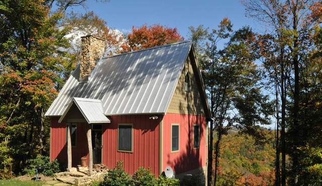 Farm Stay - Romantic, fairytale-like forest cottage on a 215 acre mountaintop.