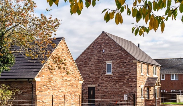 FARM VIEW HOUSE, pet friendly, with hot tub in Somerby