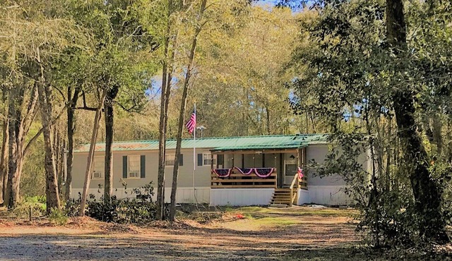 Farm/Woods stay, 3 miles from Live Oak