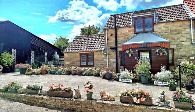 Farm Yard Cottage