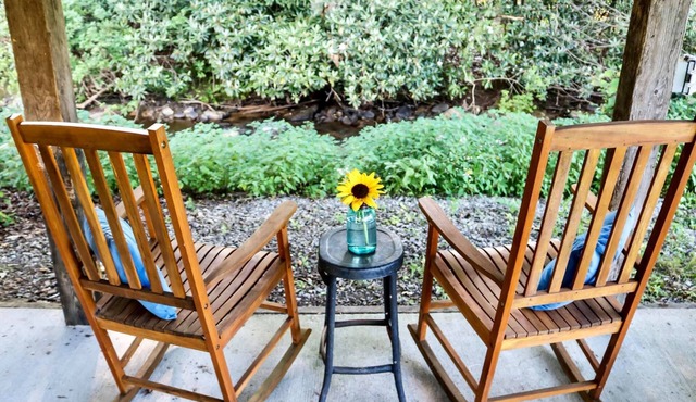 Farm Yurt - Wake up with goats & Highland cows