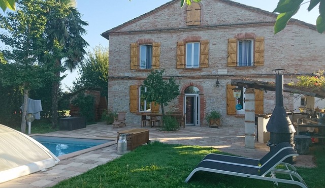 Farmhouse at Porte de Montauban