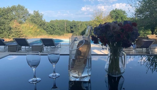 Farmhouse with private pool and garden