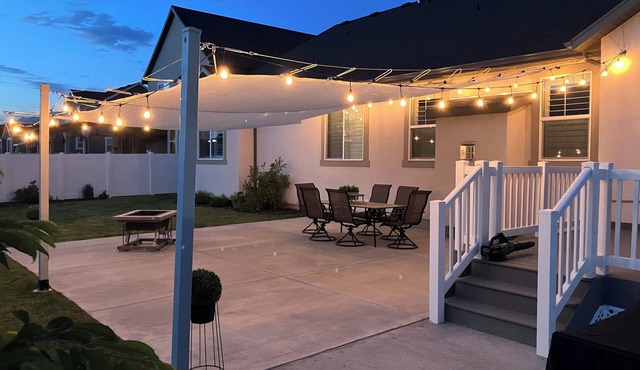 Farmhouse 4-bedroom 4-bath in West Haven