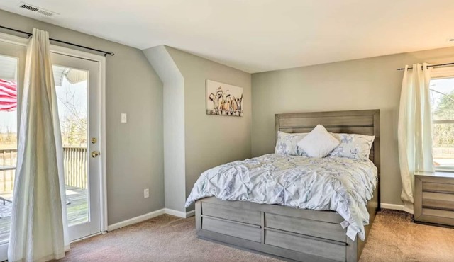 Farmhouse apt that's another home away from home near Philadelphia!