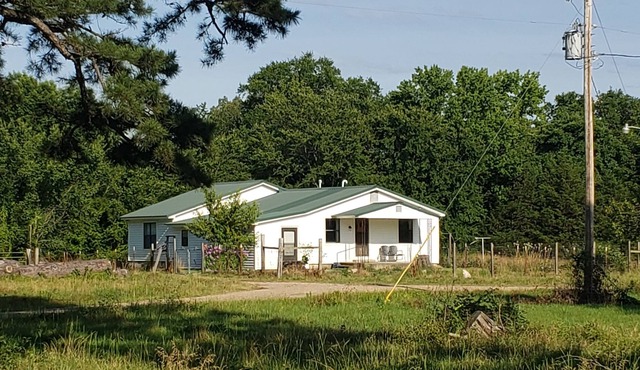 Farmhouse at Sycamore Creek Backwoods Retreat