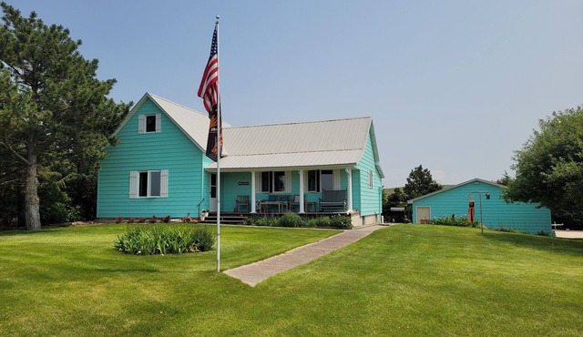 Farmhouse at the Cove on Lake Mac