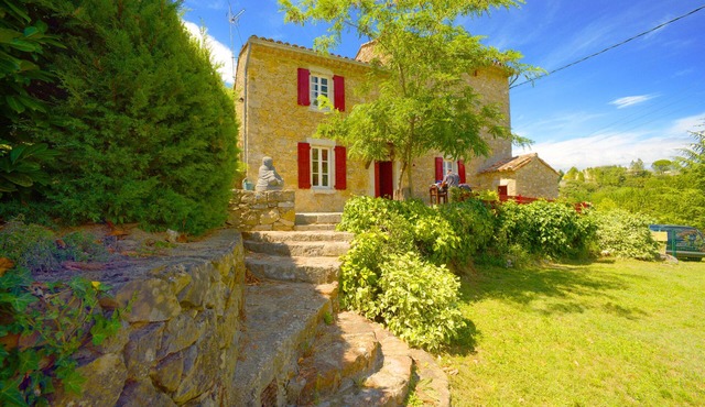 Farmhouse at the gateway to the Cévennes foothills and vineyards.