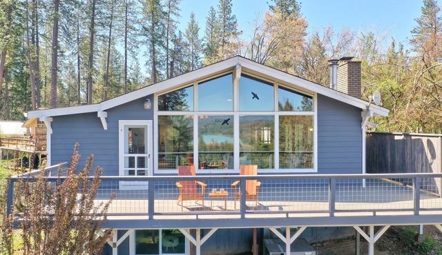 Farmhouse cabin with spectacular lake view