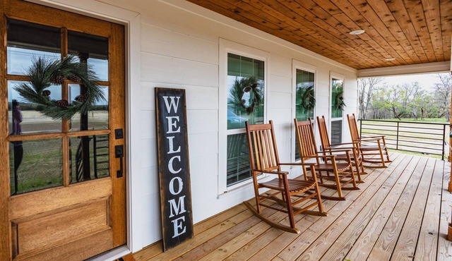 Farmhouse Charm - Waco/Magnolia/Baylor