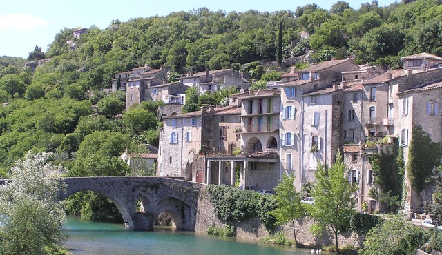 Farmhouse Cottage,sleeps 4 characterful,garden,pool, WIFI beautiful setting