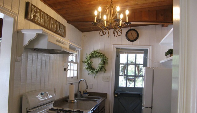 Farmhouse cottage Retreat with Mountain View’s.