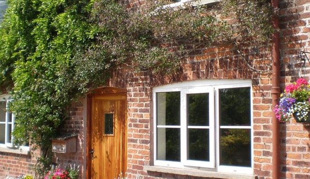 Farmhouse Cottage Sleeps 2 (1 en-suite Bedroom)