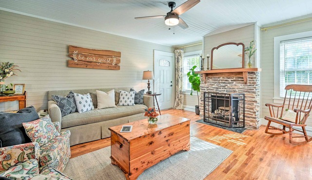 Farmhouse Cottage on 10 Acres: Trails On-Site