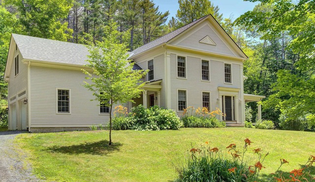 Farmhouse, Fireplace & Office - Wheelock Hideaway