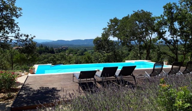 Farmhouse for 6 people with heated swimming pool, jacuzzi, sauna south of France