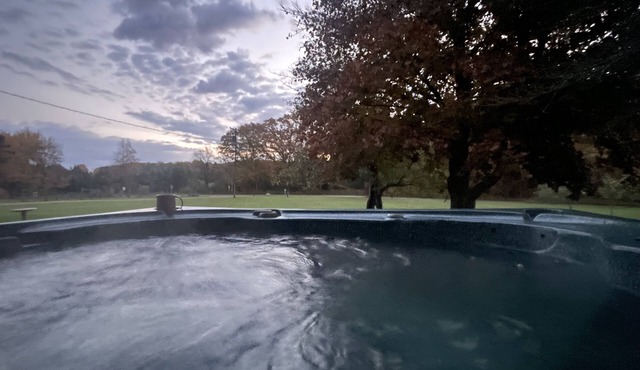 Farmhouse-hot tub, king beds, pet friendly, skiing, ORVing, hunting & golfing.
