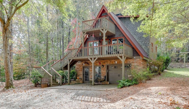 Farmhouse in a Peaceful Paradise with Huge Hot tub