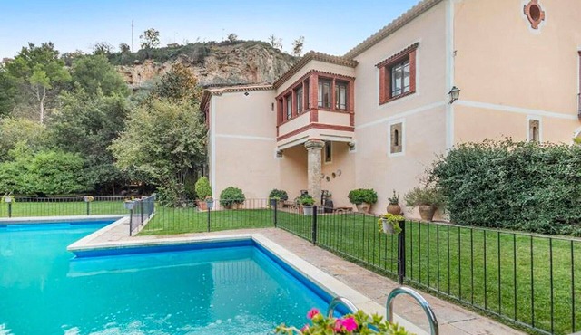 Farmhouse in Anoia near Montserrat