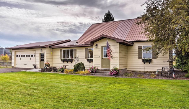 Farmhouse in Country Setting Near Gravity Hill