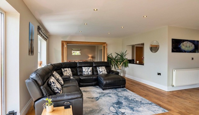 Farmhouse in Weston near Sandy Beaches