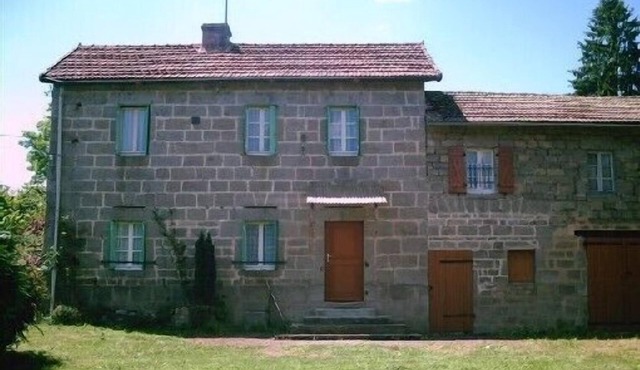 Farmhouse in great calm, not attached