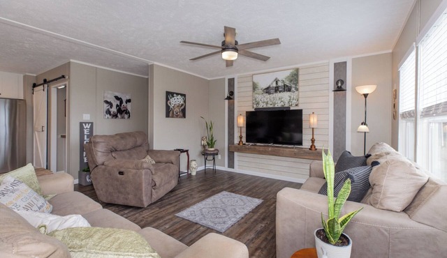 Farmhouse inspired 3-bedroom open concept house with panoramic views!