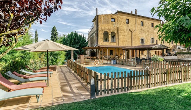 Farmhouse 'Mas Alba' with Mountain View, Private Pool and Wi-Fi