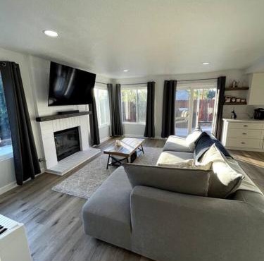 Farmhouse, Modern Kitchen, Yard