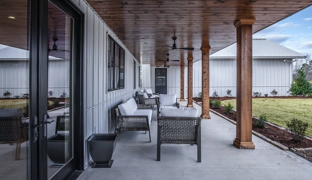 Farmhouse on 100 Acres