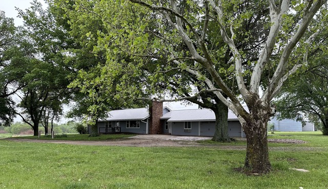 Farmhouse on Flinthills Nature Trail